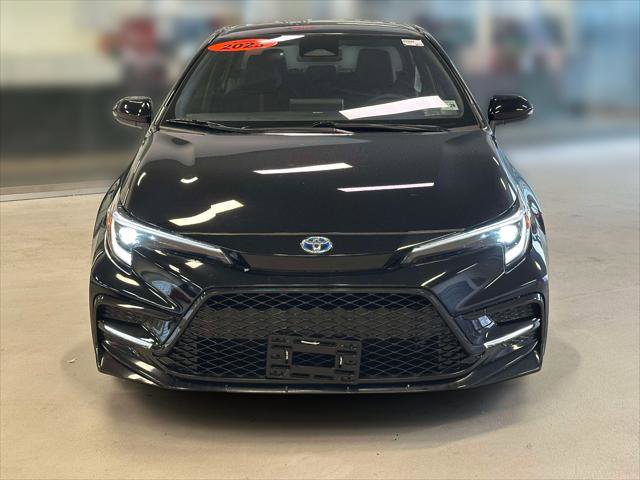 Used 2023 Toyota Corolla SE image 2