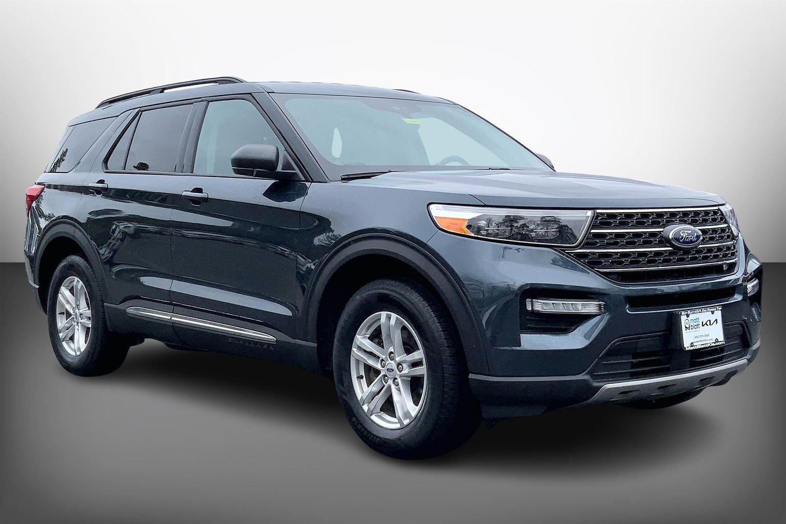 Used 2023 Ford Explorer XLT w/ Equipment Group 202A image 3