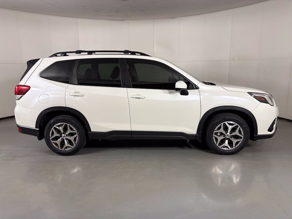 Used 2024 Subaru Forester Premium AWD/4WD image 9