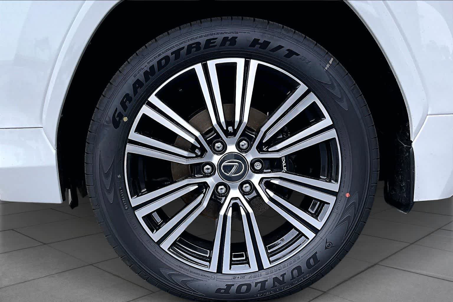 New 2026 Lexus LX 600 4WD w/ Luxury Package image 21