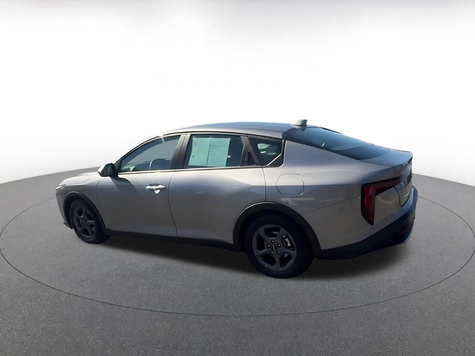 Used 2025 Kia K4 LXS image 10