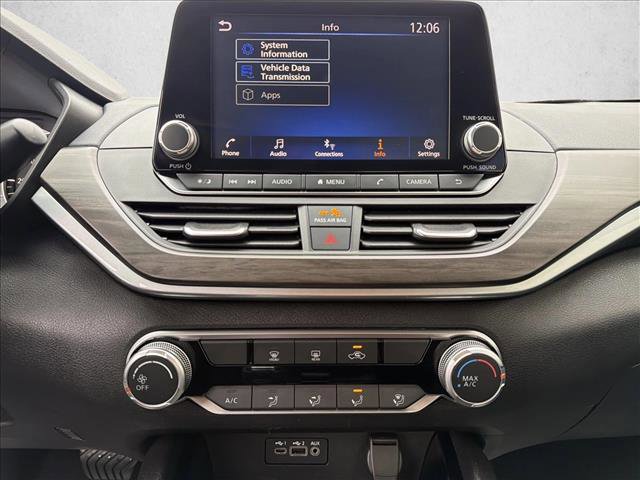 Used 2024 Nissan Altima 2.5 SV image 18