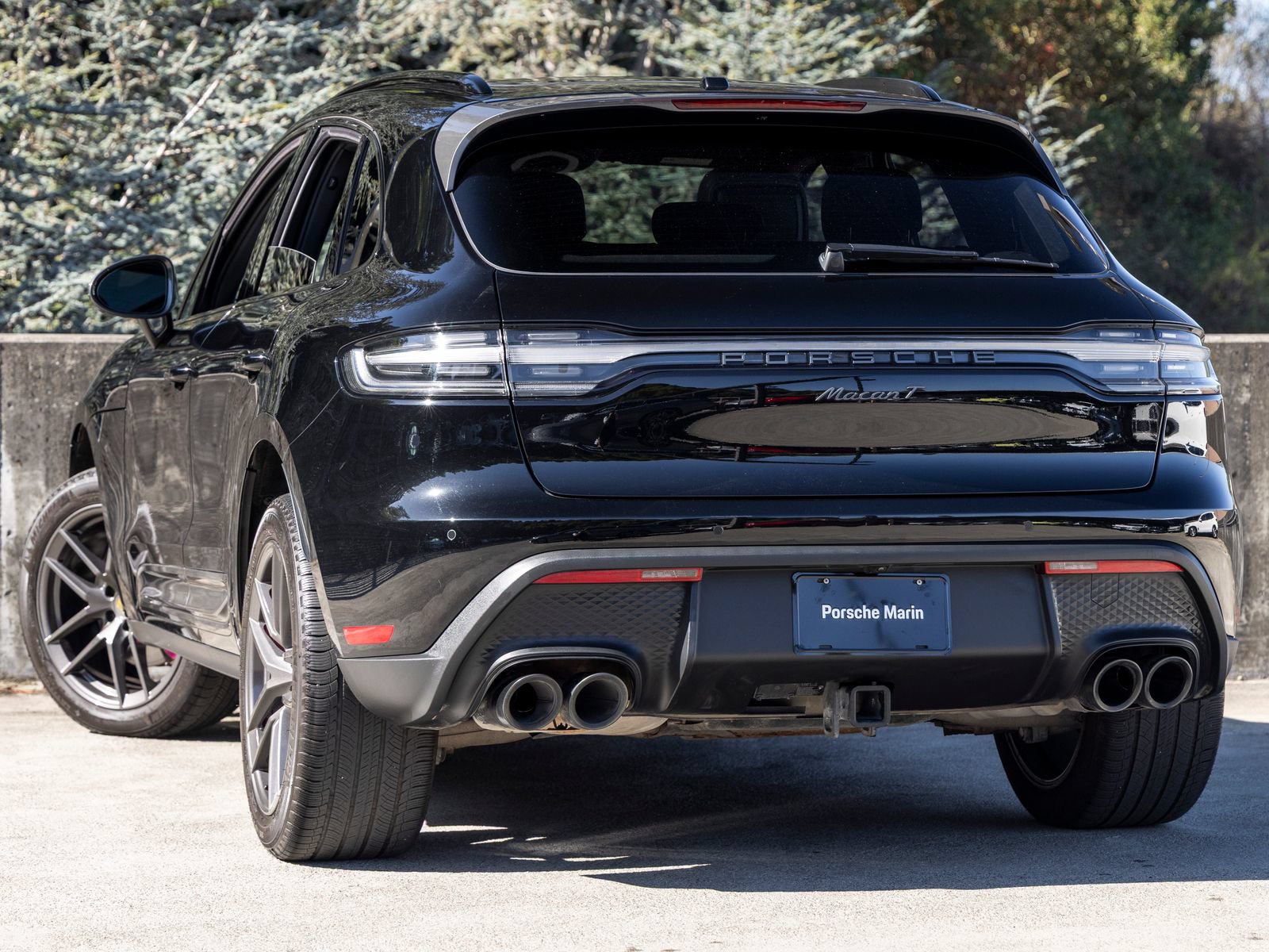 Certified 2023 Porsche Macan Turbo AWD/4WD image 3