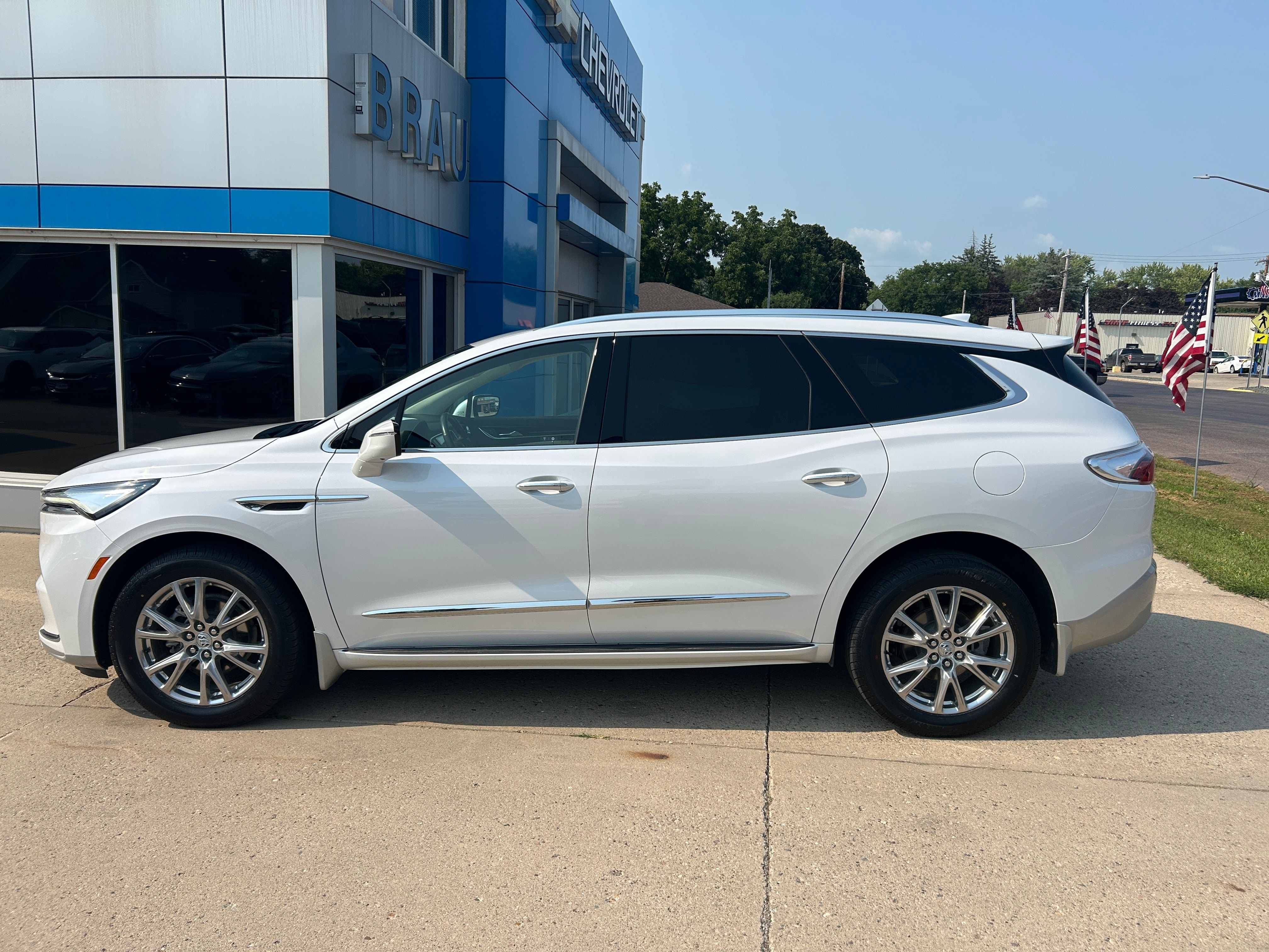 Used 2023 Buick Enclave Premium w/ Experience Buick Package AWD/4WD image 1