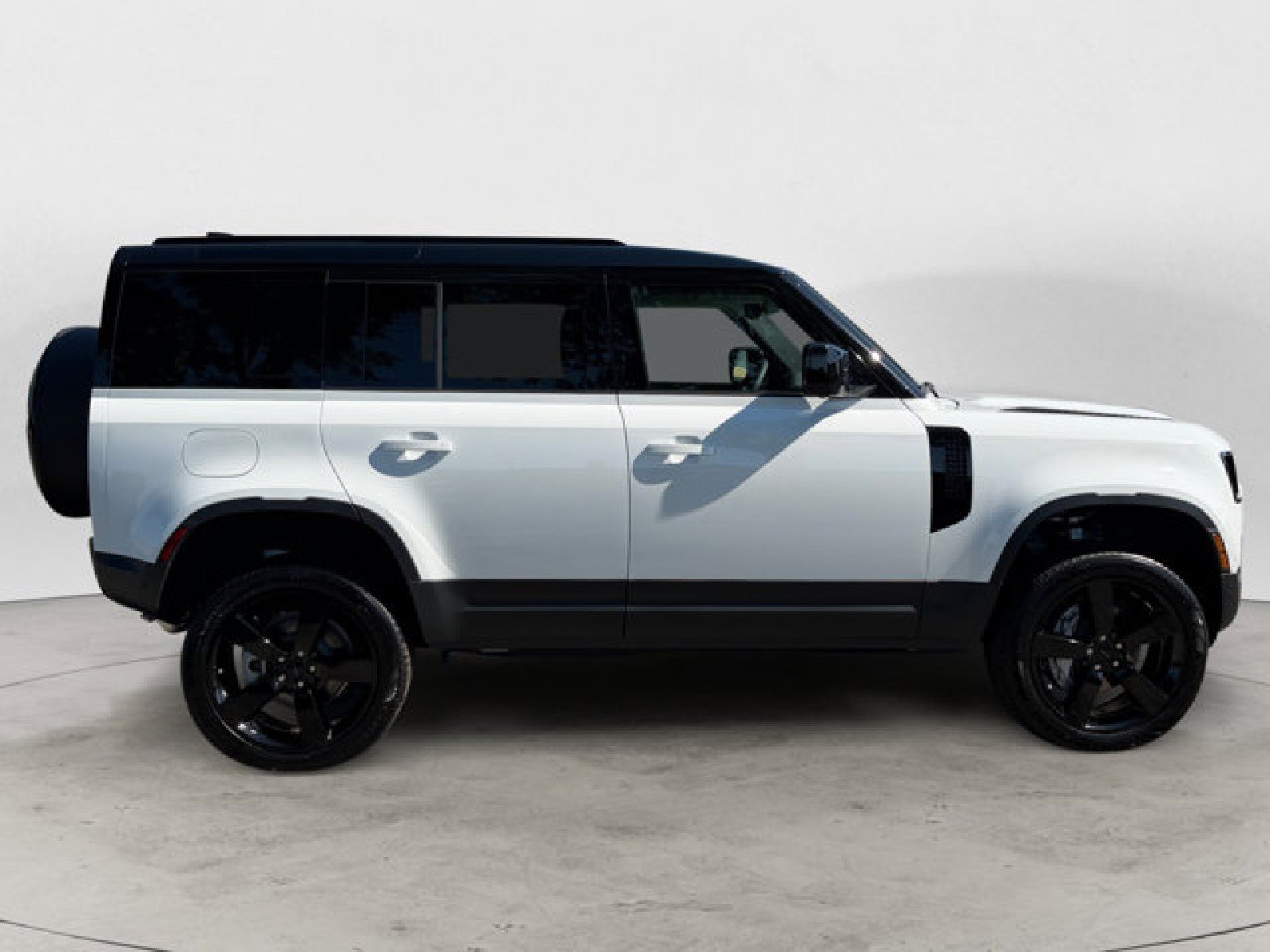 New 2026 Land Rover Defender 110 S AWD/4WD image 3