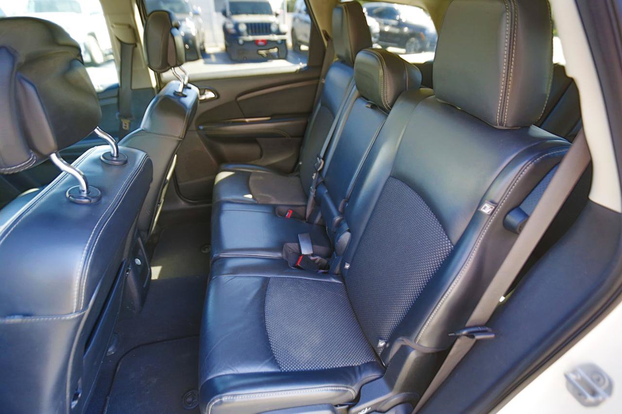 Used 2020 Dodge Journey Crossroad FWD image 11