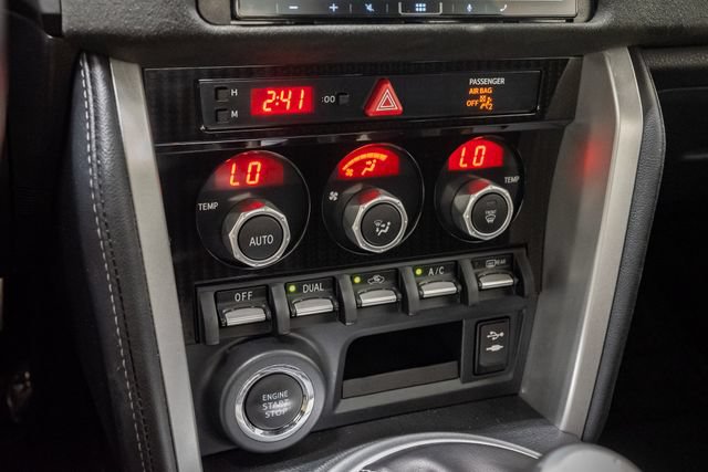 Used 2018 Toyota 86 RWD image 16