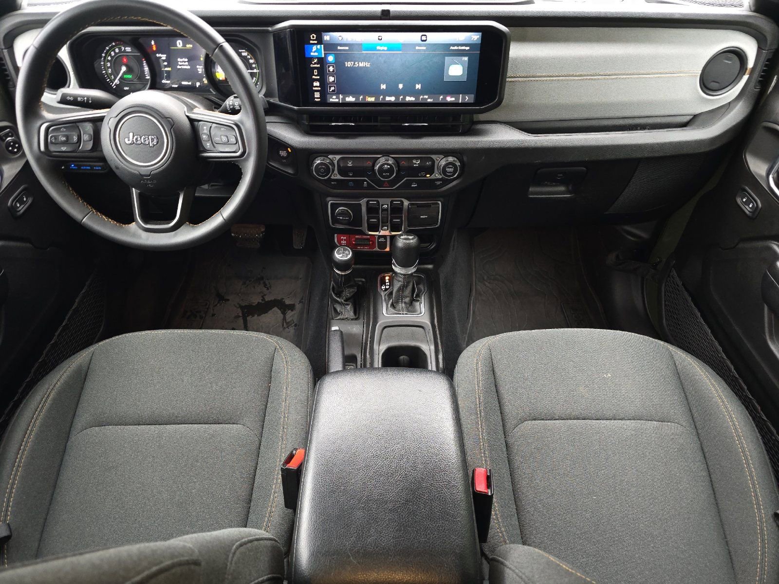 Used 2024 Jeep Wrangler Unlimited image 12