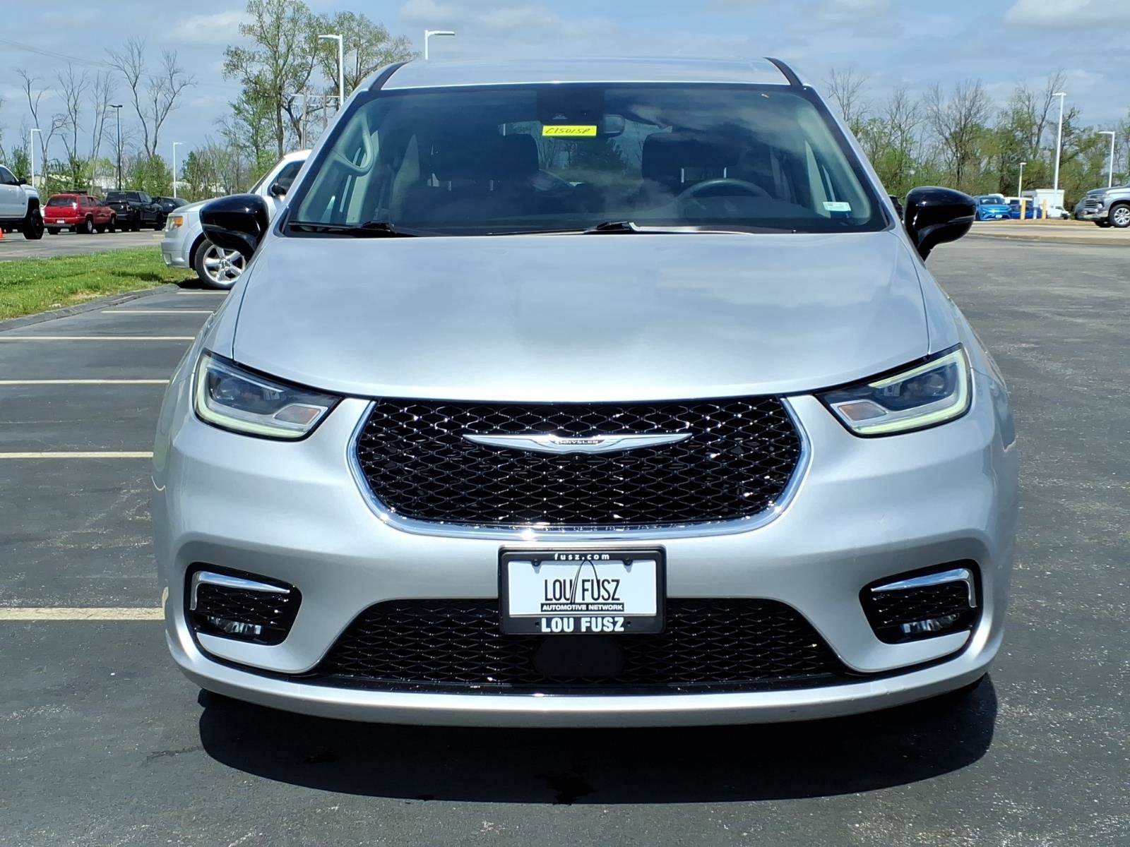Used 2024 Chrysler Pacifica Touring-L image 34