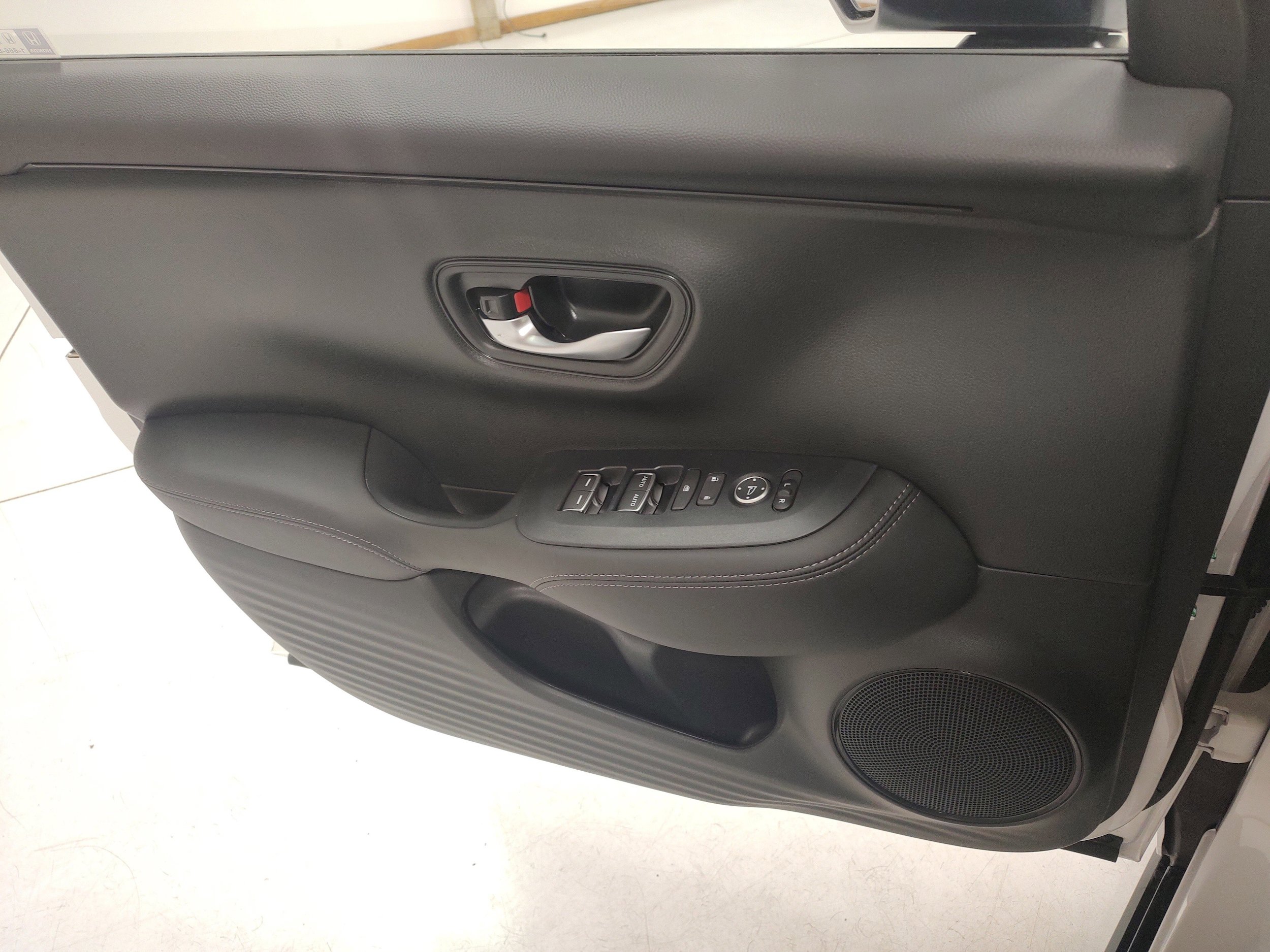 New 2027 Honda HR-V EX-L image 9