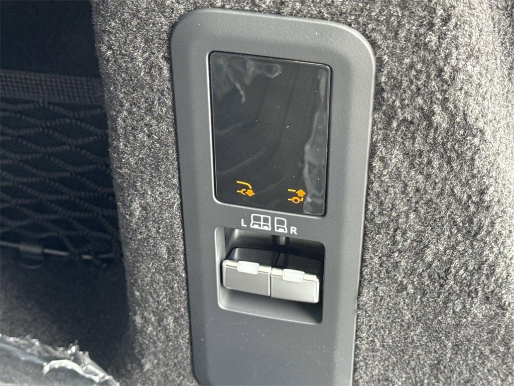 New 2026 Land Rover Range Rover Sport SE image 7