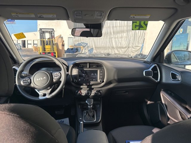 Certified 2025 Kia Soul LX image 23