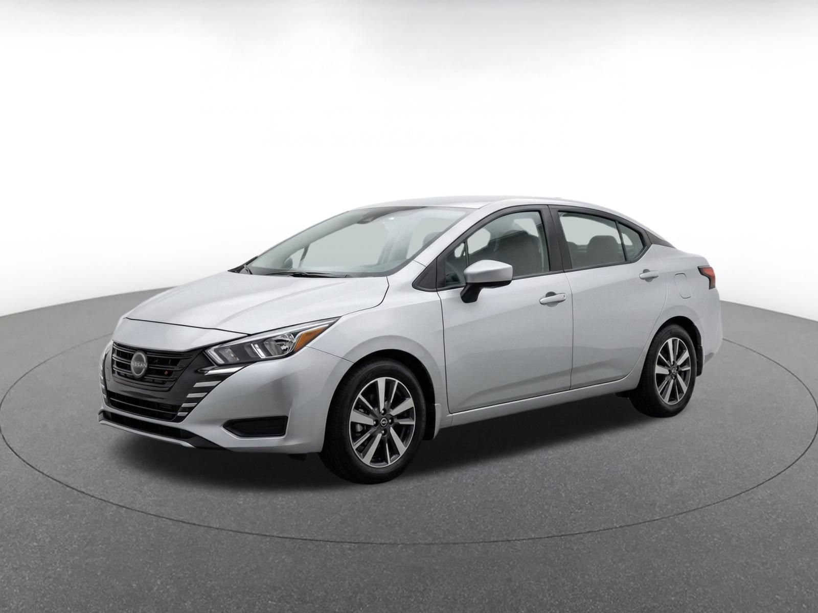 Used 2025 Nissan Versa SV FWD image 3