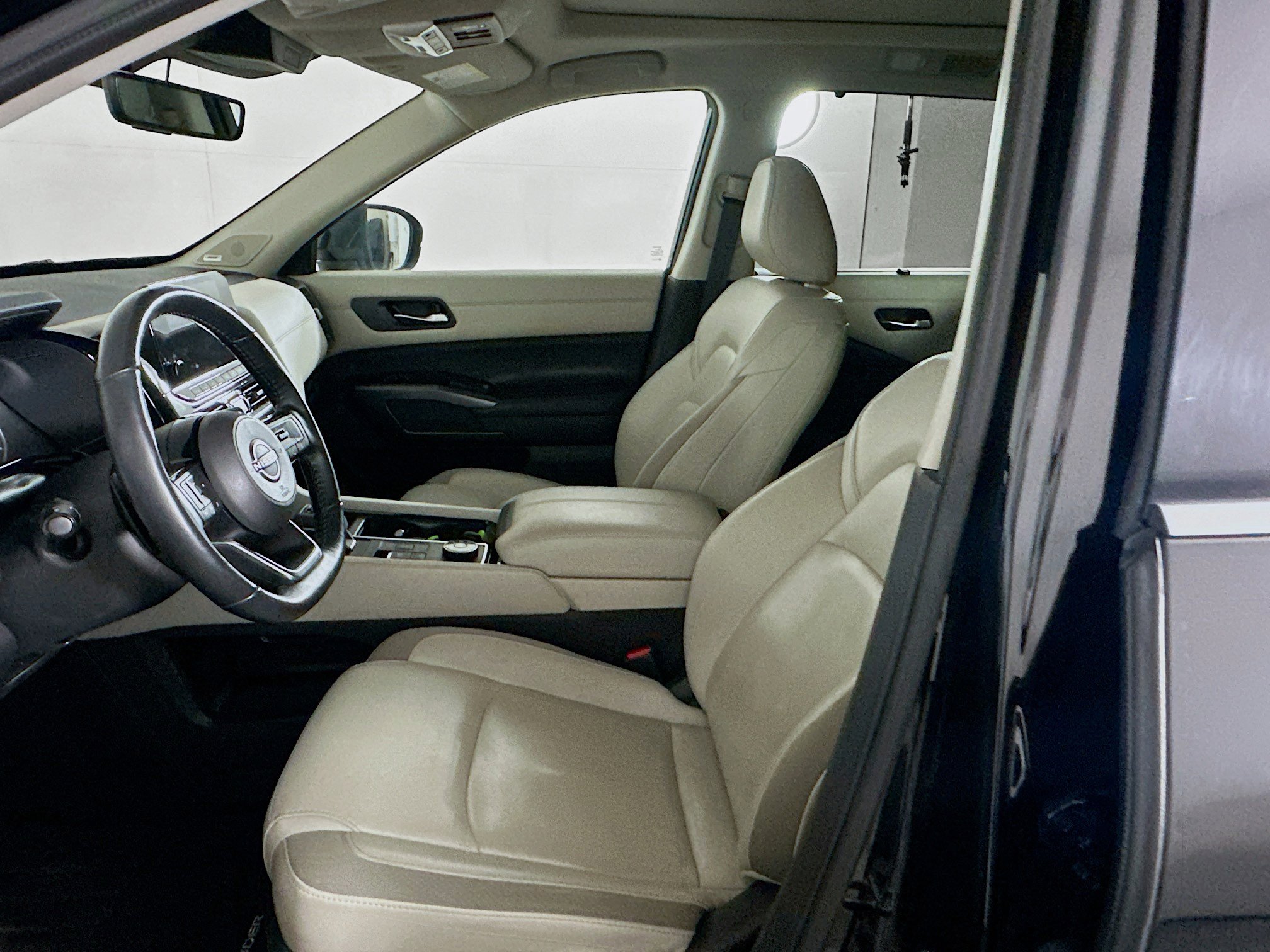 Used 2023 Nissan Pathfinder SL w/ SL Premium Package AWD/4WD image 13