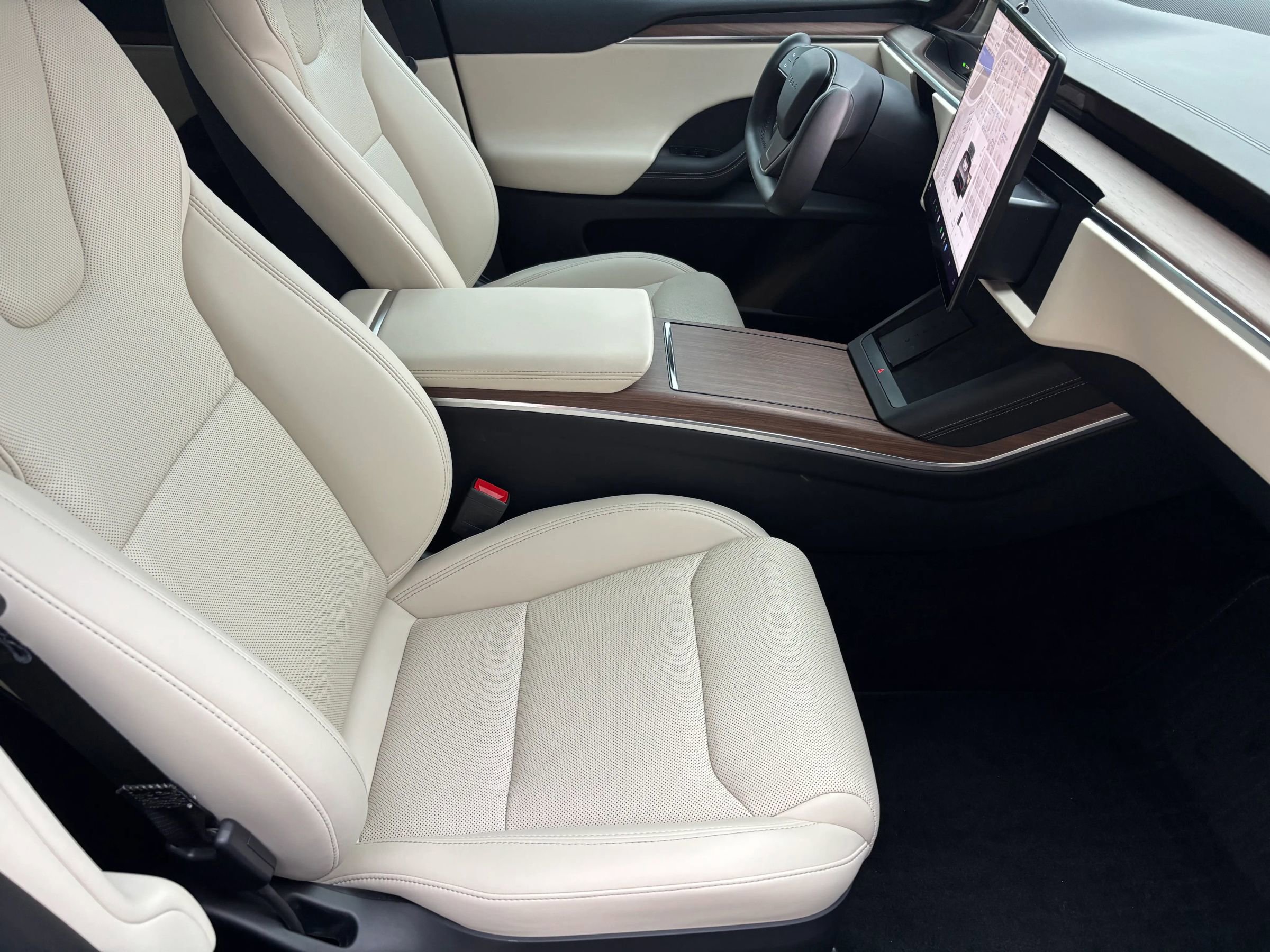 Used 2024 Tesla Model X image 12