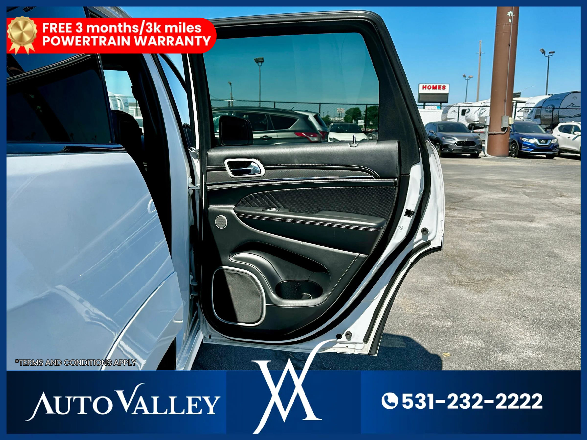 Used 2018 Jeep Grand Cherokee SRT image 23