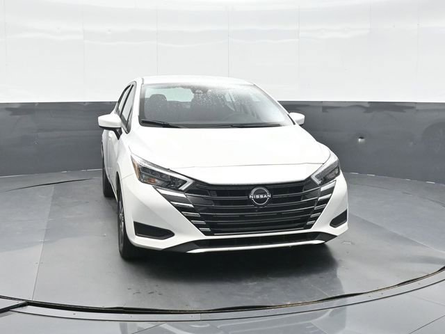 Used 2025 Nissan Versa SV FWD image 12