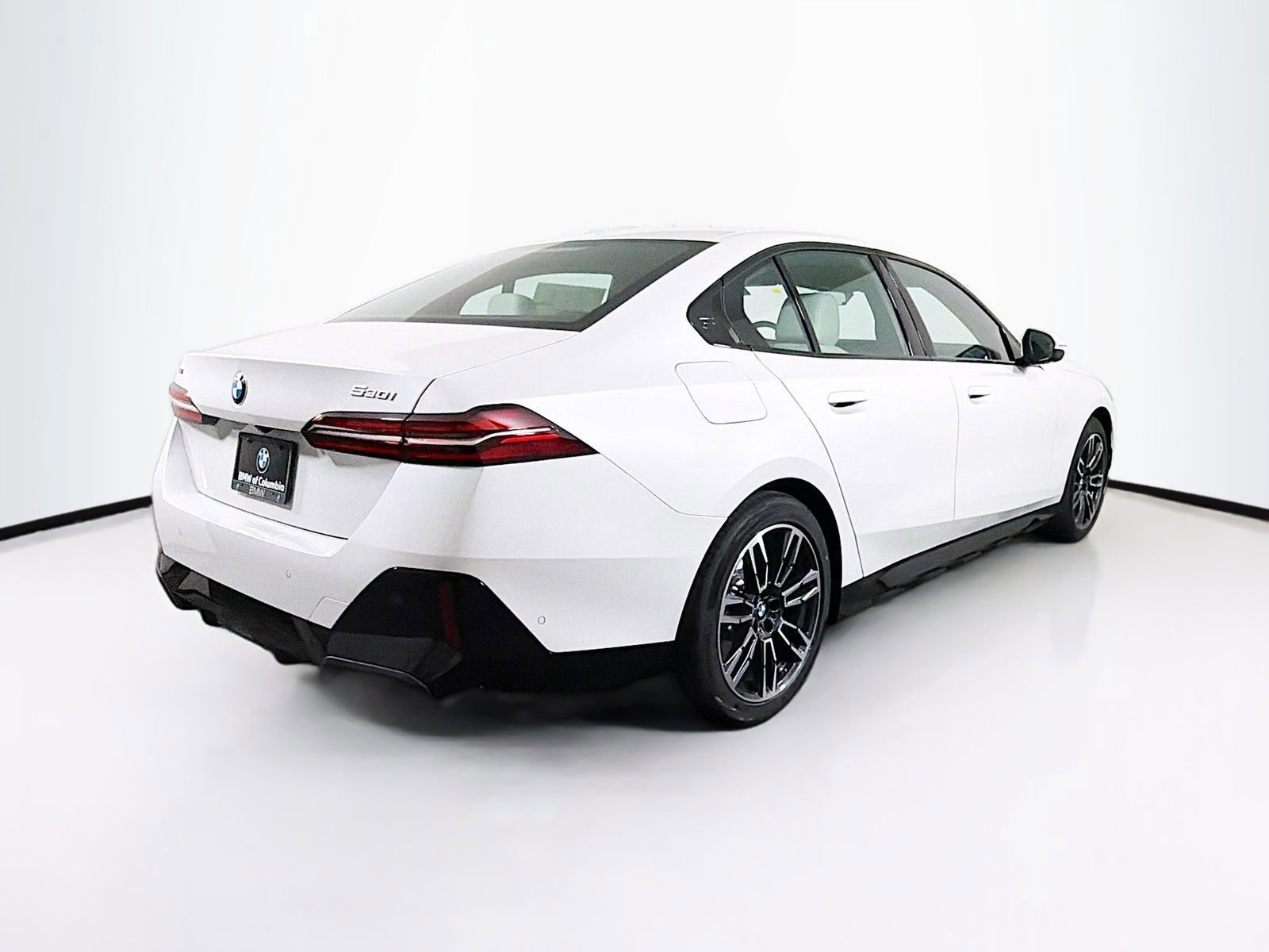 New 2026 BMW 530i xDrive w/ M Sport Package AWD/4WD image 7