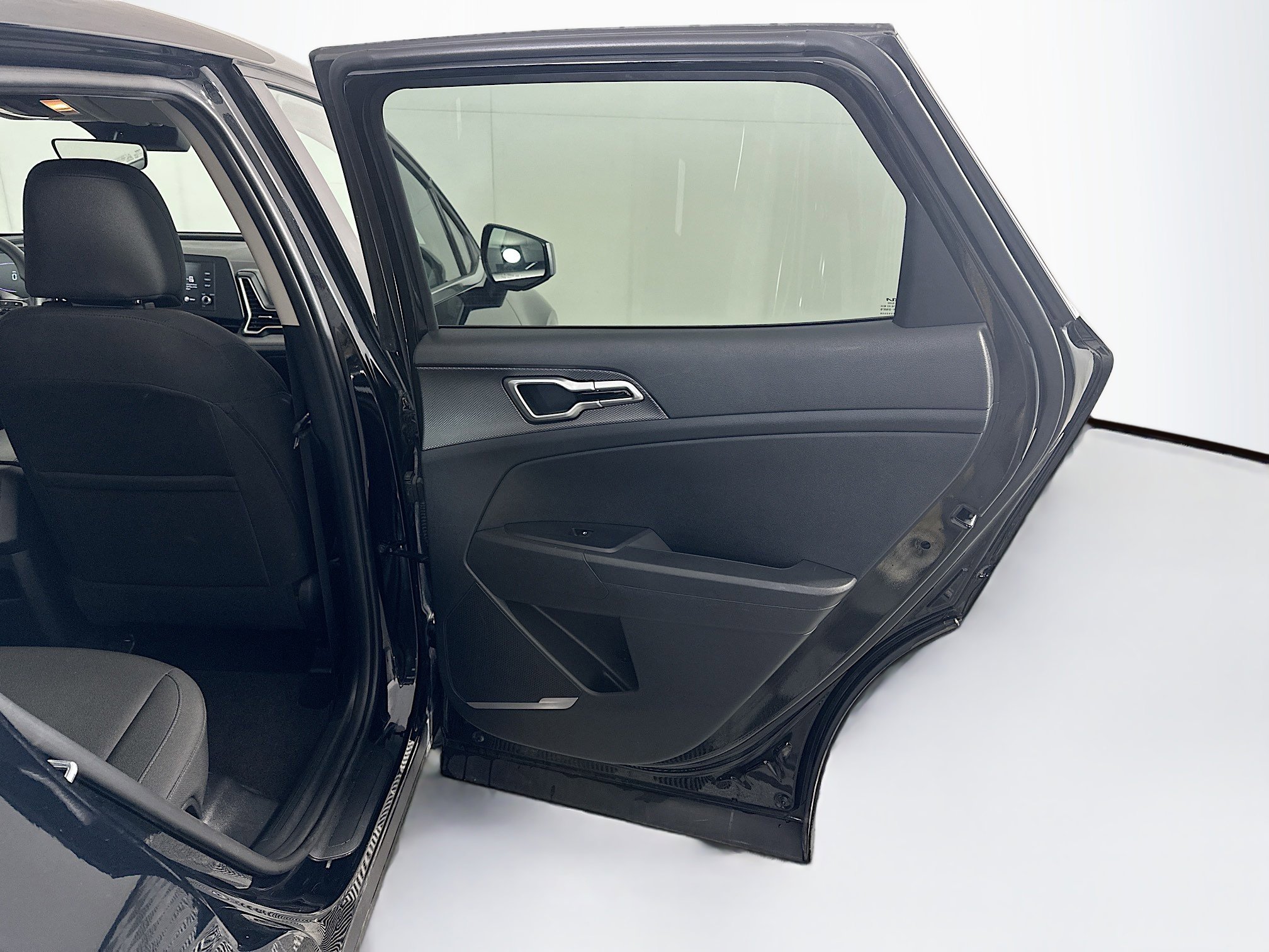 Used 2025 Kia Sportage LX image 30