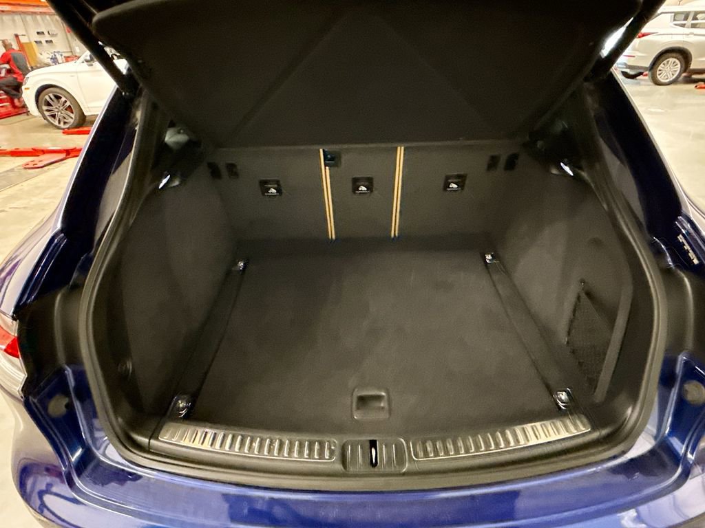 Used 2022 Porsche Macan image 27