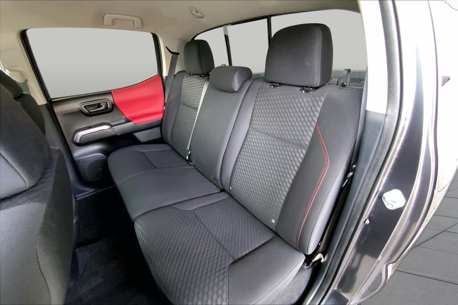 Used 2022 Toyota Tacoma SR5 w/ Technology Package RWD image 21