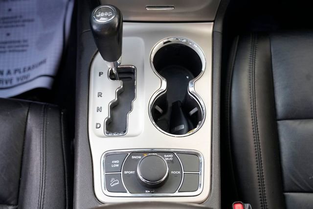 Used 2011 Jeep Grand Cherokee Laredo image 38