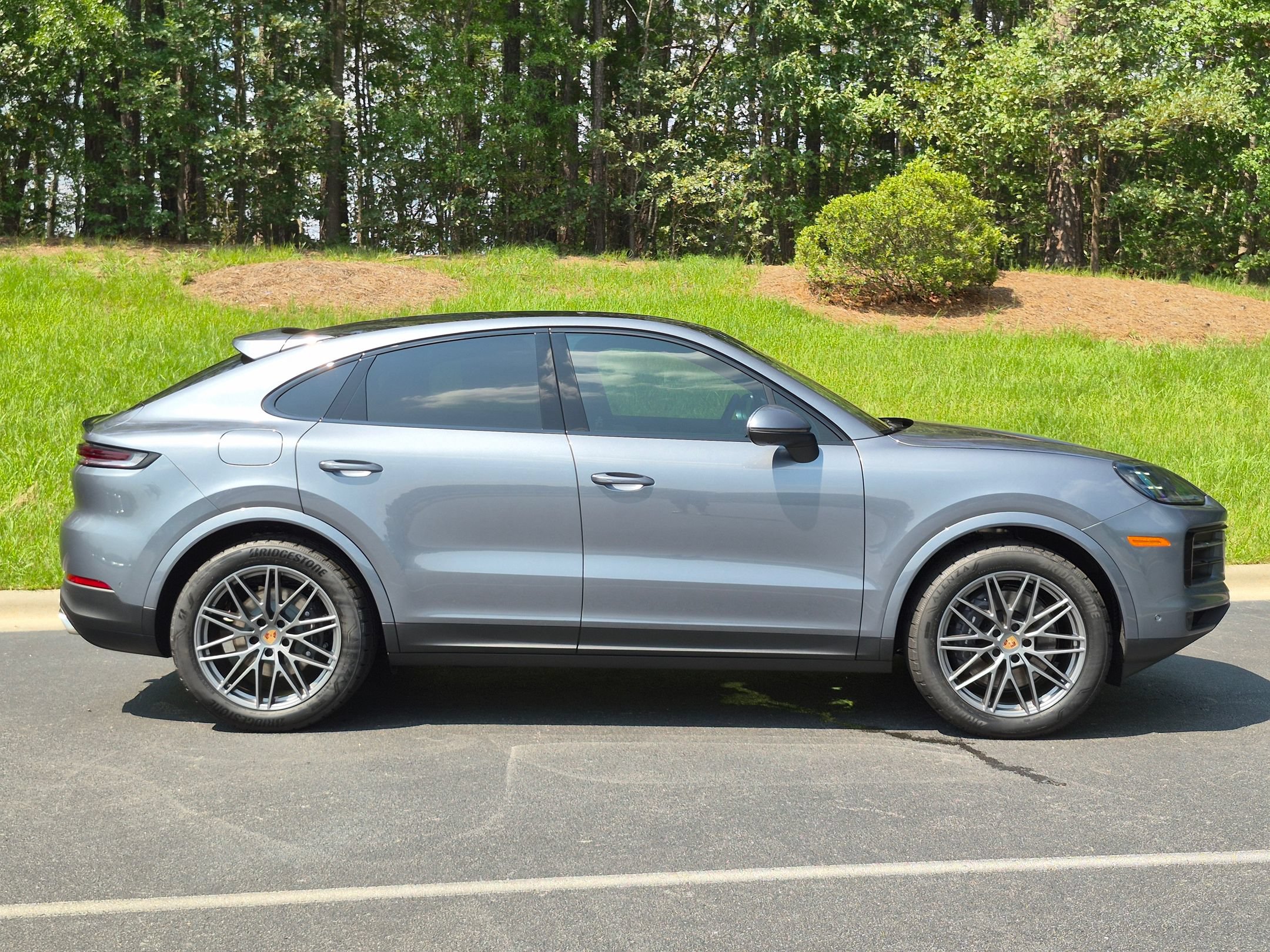 New 2026 Porsche Cayenne Coupe AWD/4WD image 33