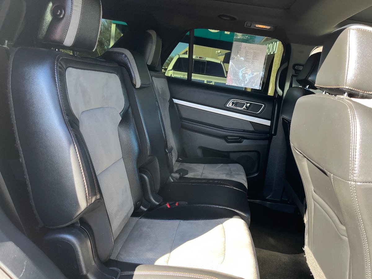 Used 2017 Ford Explorer XLT w/ Equipment Group 202A FWD image 35