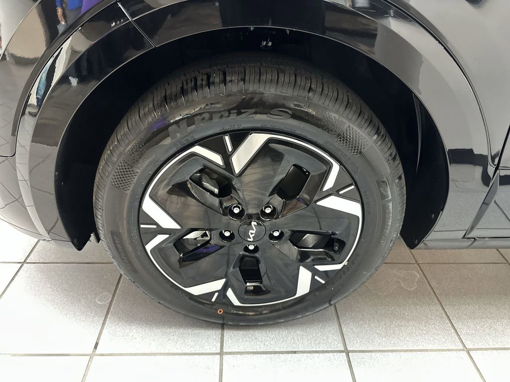 New 2026 Kia Niro Wind FWD image 2