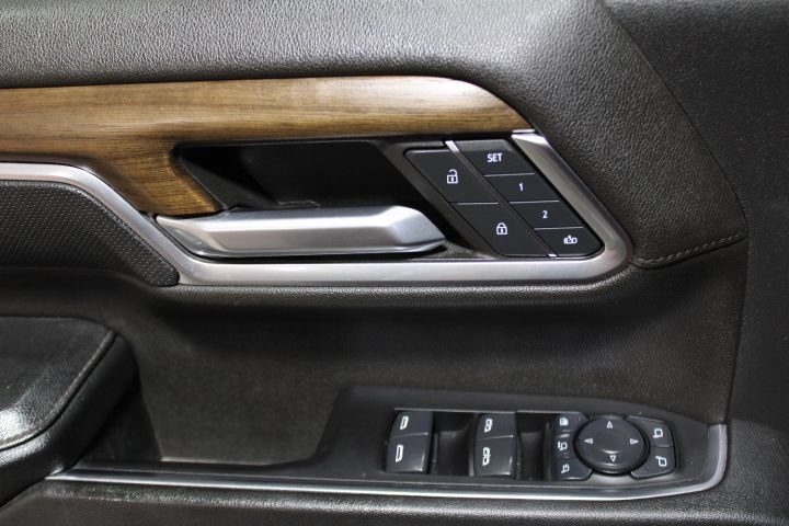 Used 2024 Chevrolet Silverado 2500 High Country w/ High Country Premium Package AWD/4WD image 19