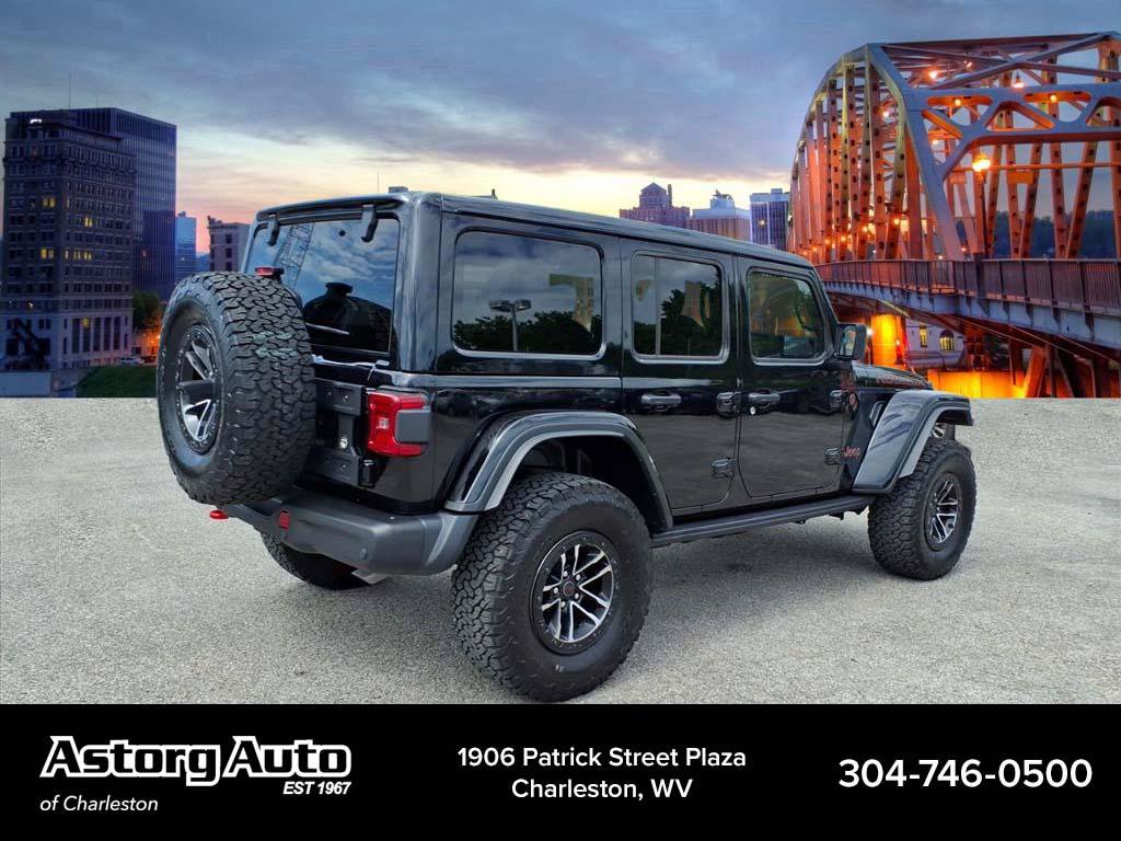 Used 2025 Jeep Wrangler Unlimited Rubicon AWD/4WD image 3