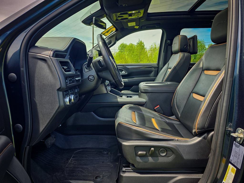 Used 2021 GMC Yukon XL AT4 w/ AT4 Premium Plus Package AWD/4WD image 14