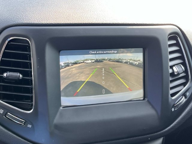 Used 2020 Jeep Compass Latitude FWD image 30