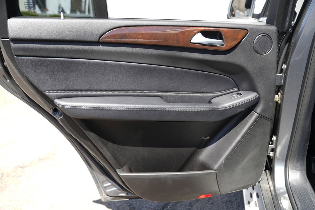 Used 2019 Mercedes-Benz GLS 450 4MATIC image 29