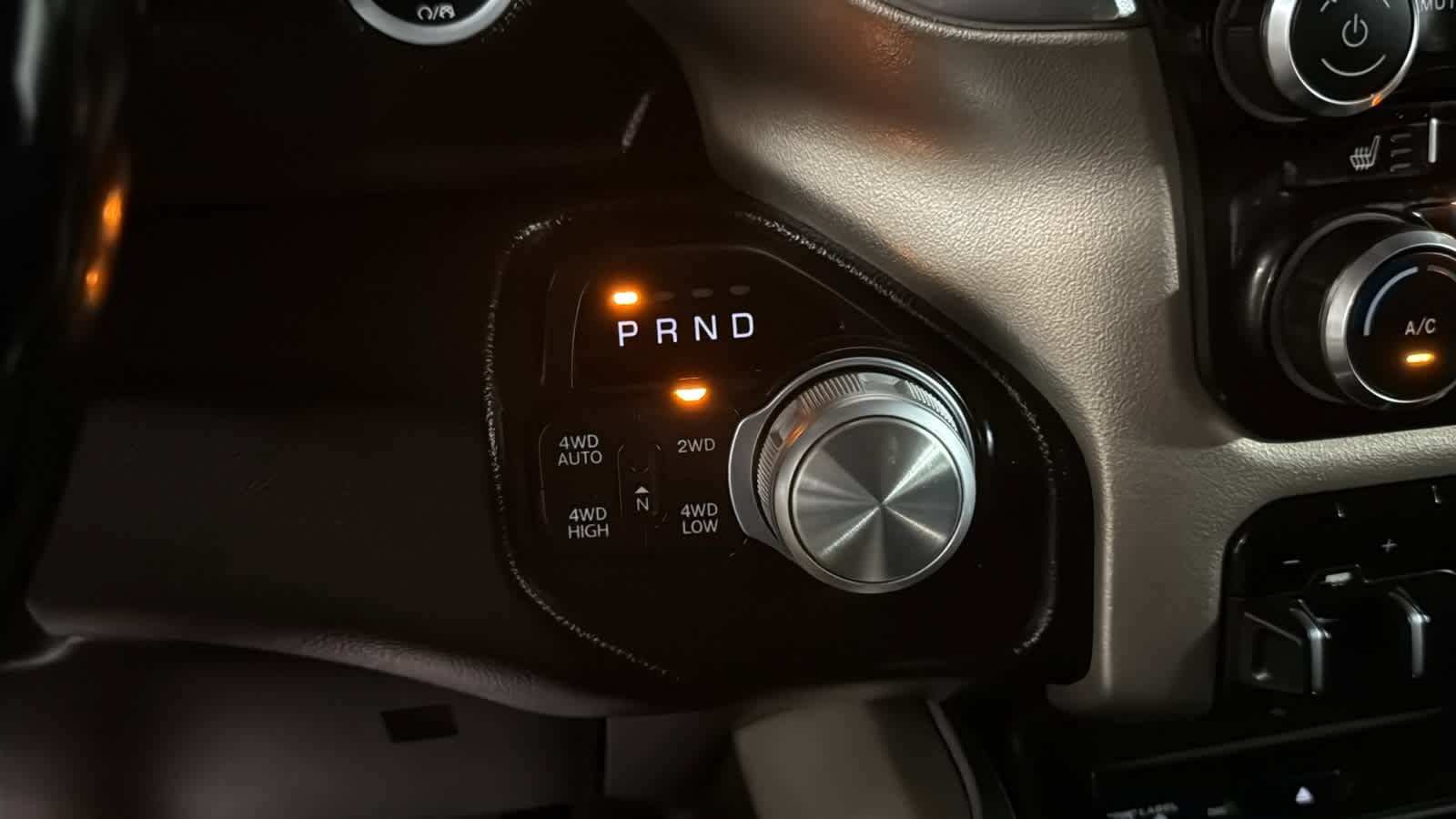 Used 2019 RAM 1500 Laramie AWD/4WD image 17