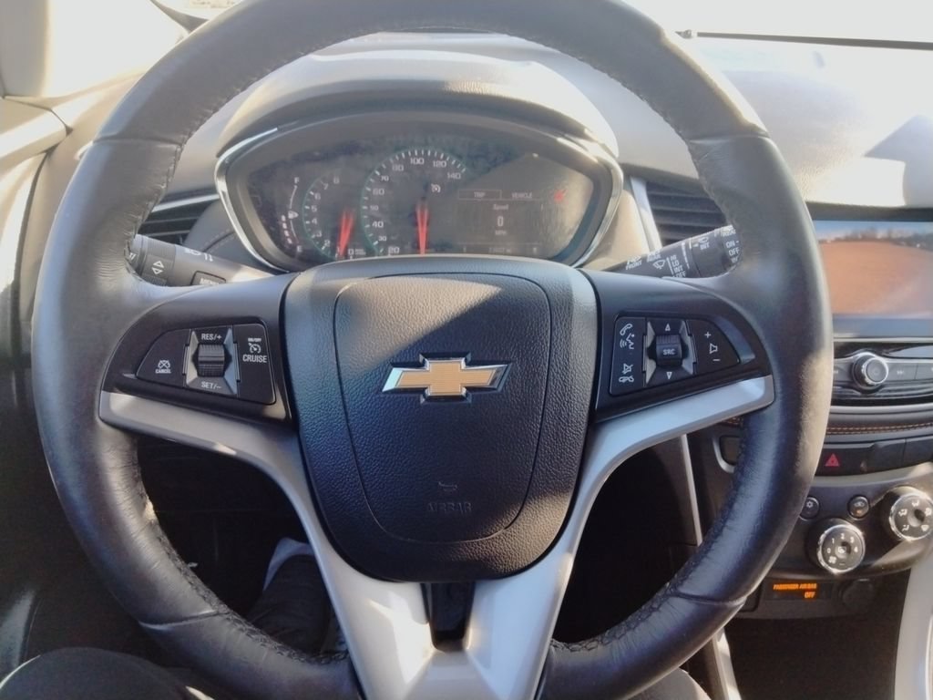 Used 2022 Chevrolet Trax LT w/ LT Convenience Package AWD/4WD image 18