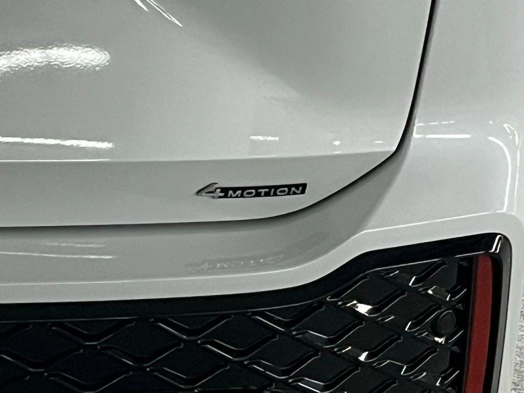 Certified 2025 Volkswagen Tiguan SEL R-Line image 36