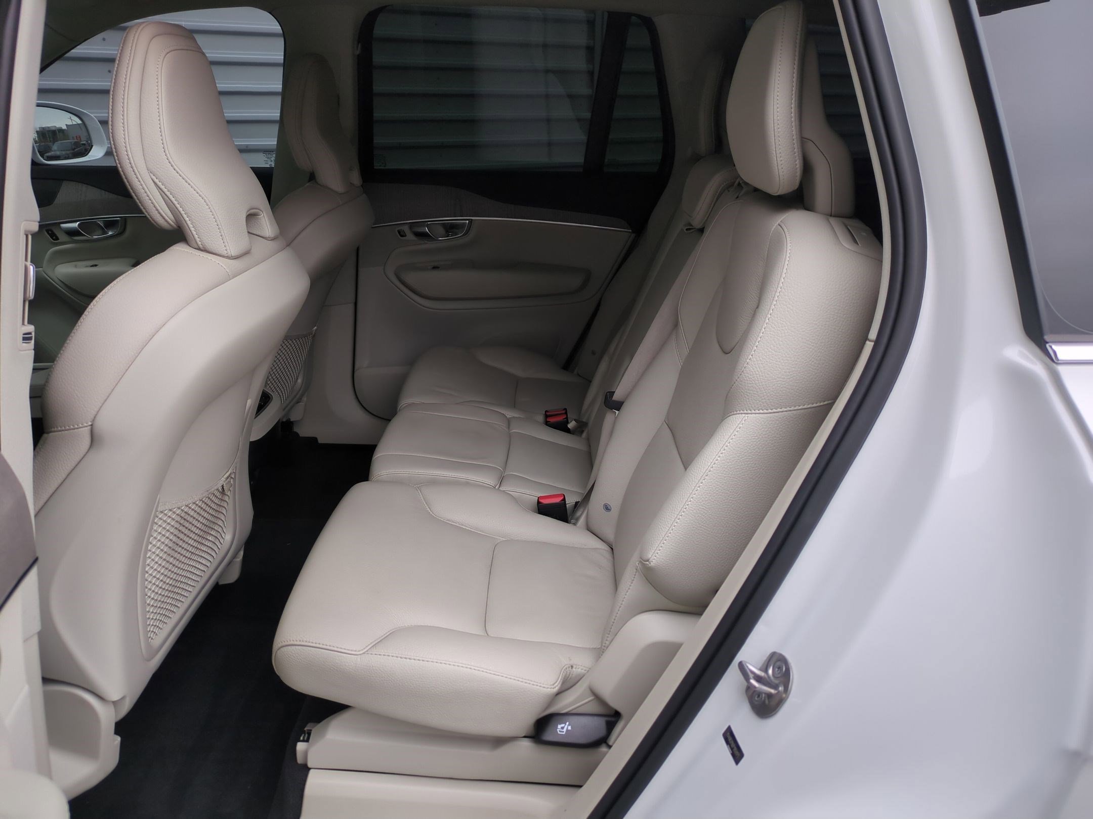 Used 2023 Volvo XC90 B6 Plus w/ Protection Package Premier AWD/4WD image 28