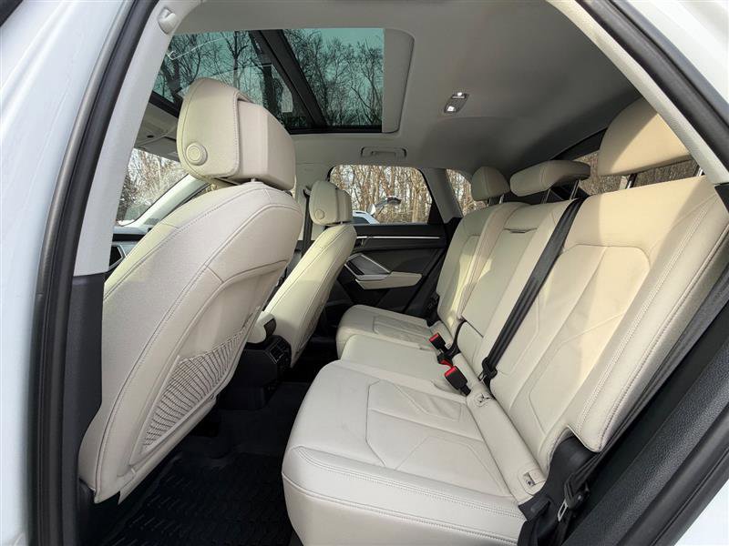 Used 2022 Audi Q3 2.0T Premium w/ Convenience Package image 25