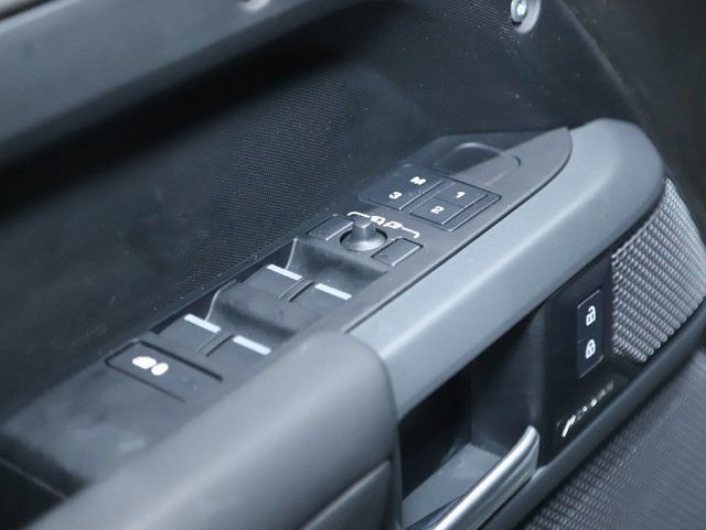 Certified 2024 Land Rover Defender 110 X-Dynamic SE image 31
