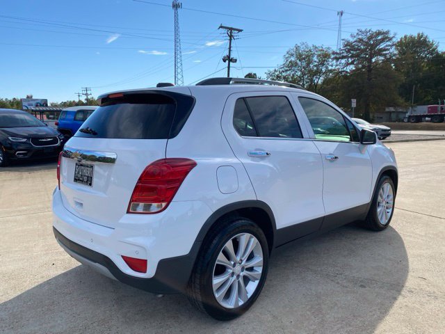 Used 2020 Chevrolet Trax Premier w/ LPO, Cargo Package FWD image 9