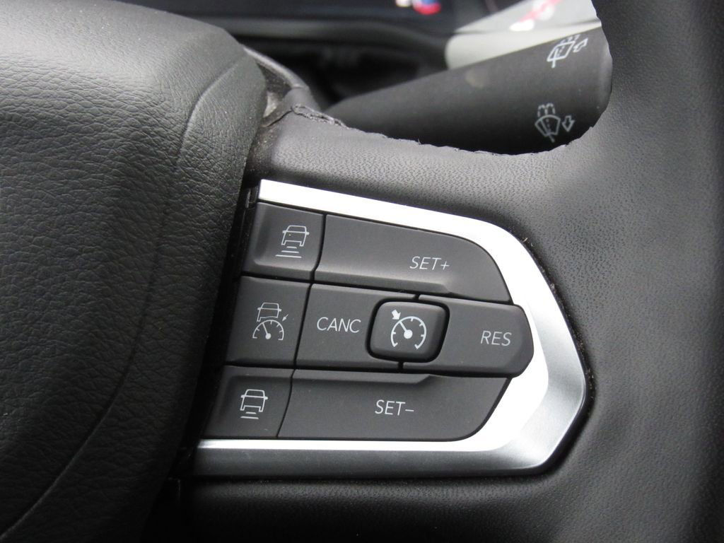 Used 2025 Jeep Compass Limited AWD/4WD image 26