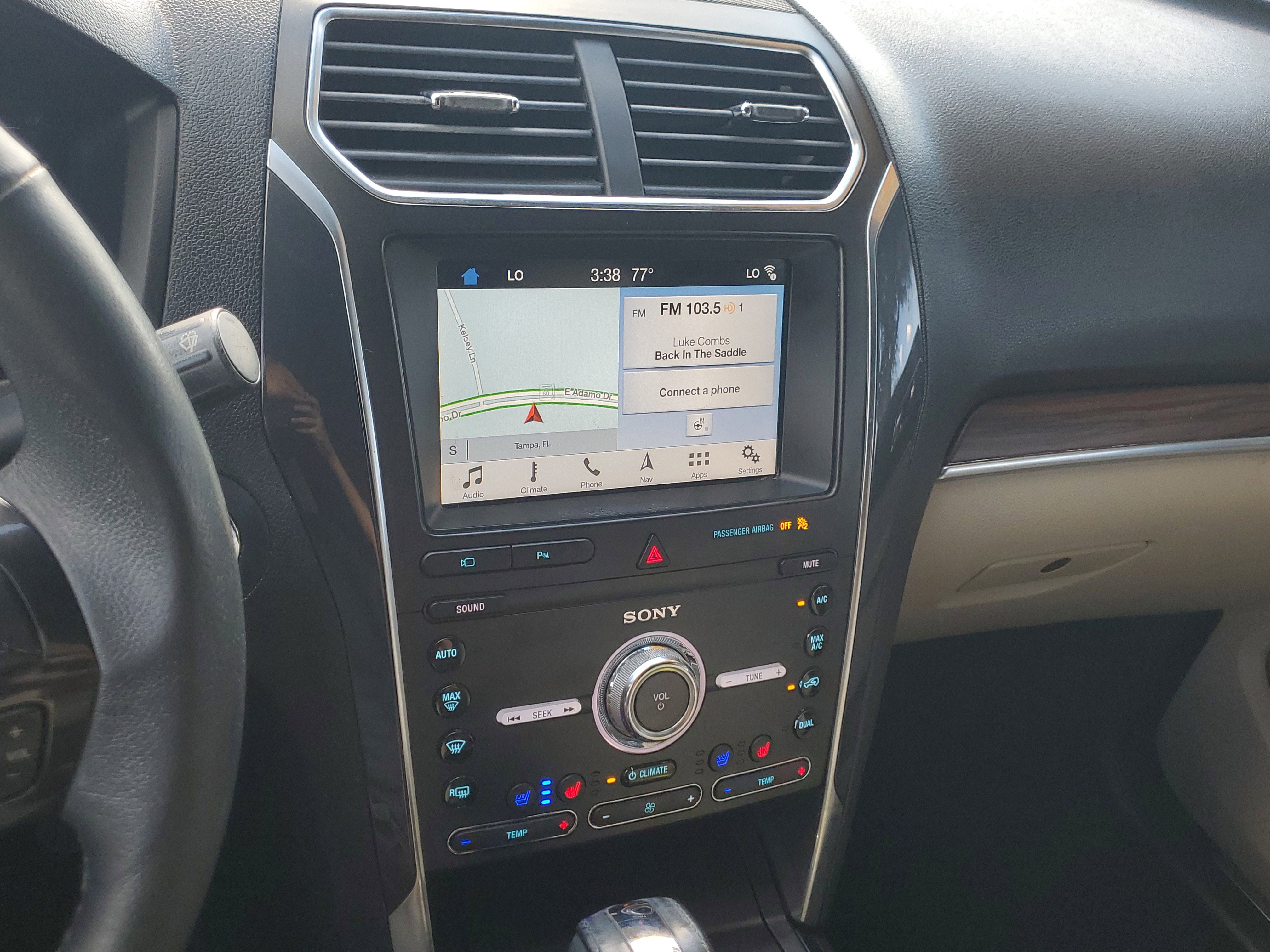 Used 2019 Ford Explorer Limited w/ Class III Trailer Tow Package image 28