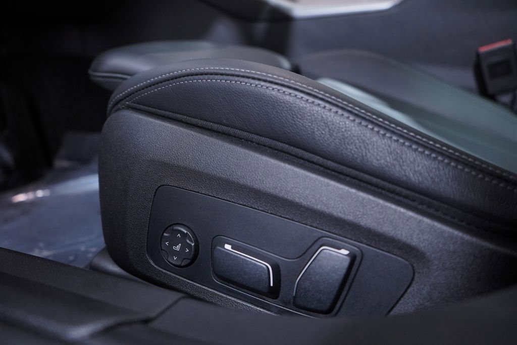 Used 2025 BMW 330i xDrive Sedan image 18