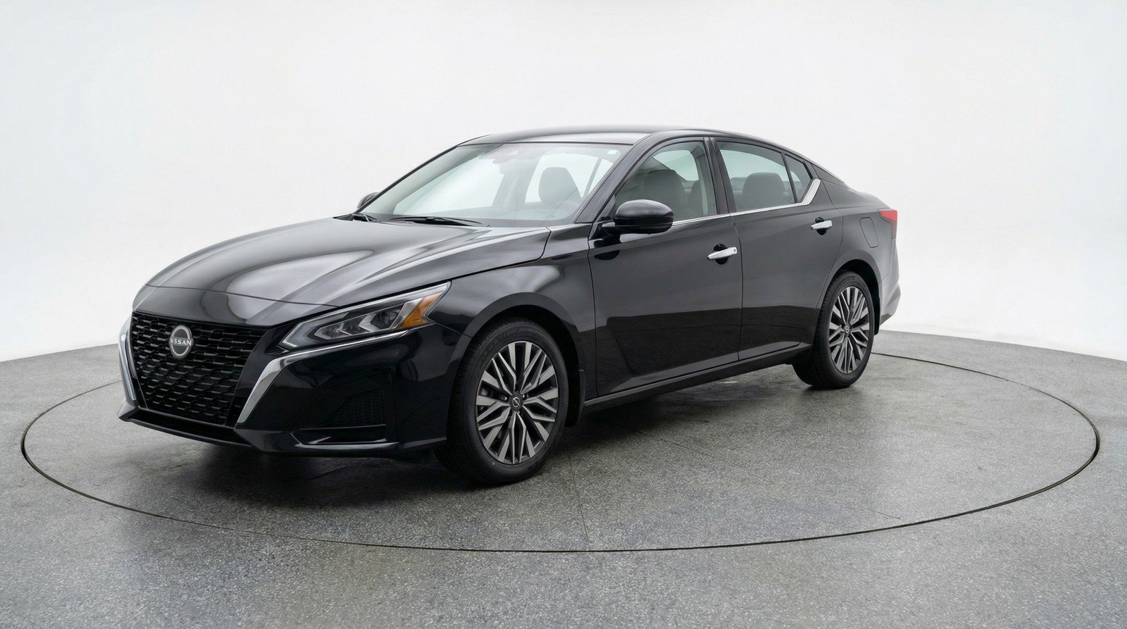 Used 2025 Nissan Altima 2.5 SV image 3