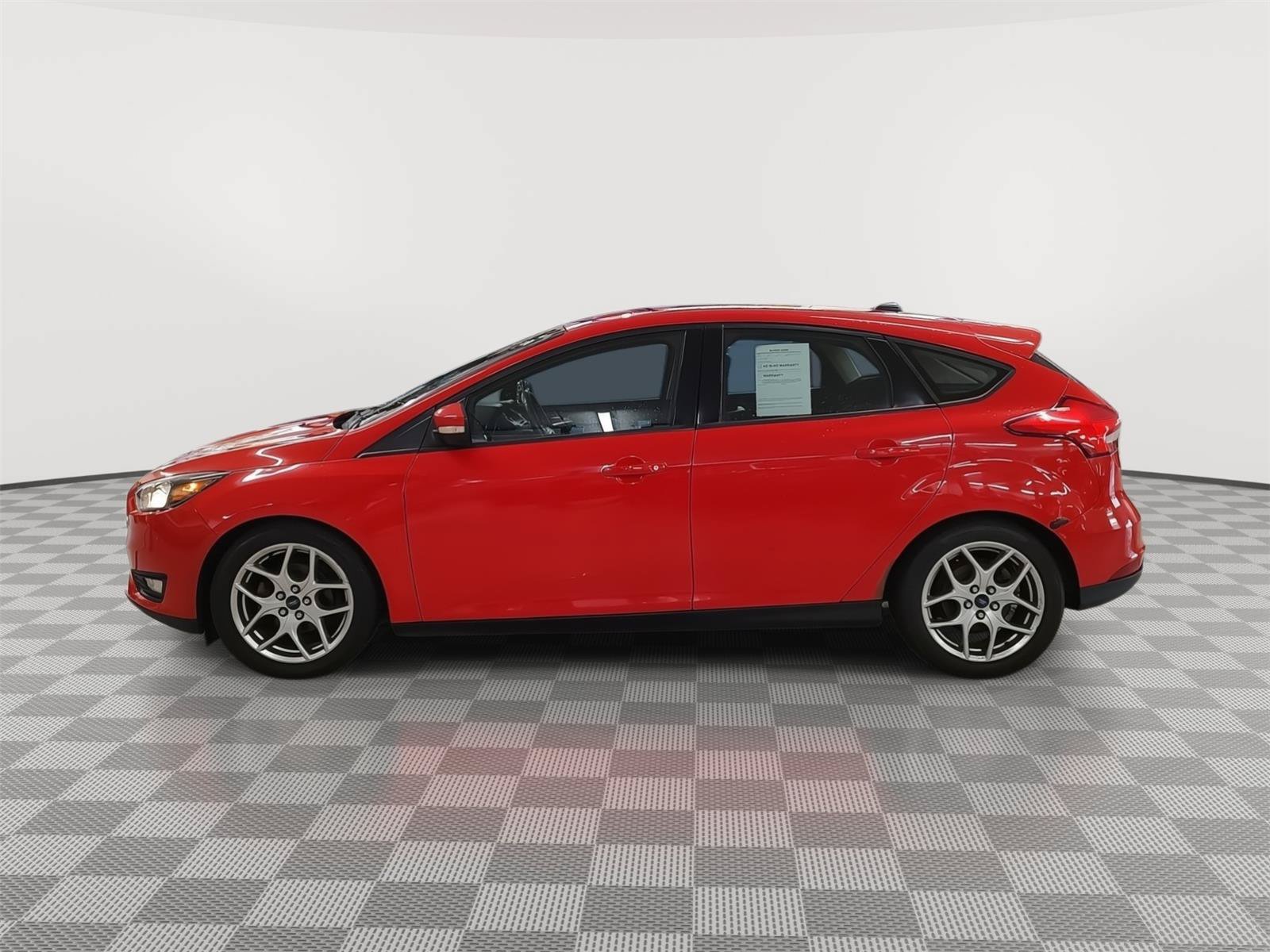 Used 2015 Ford Focus SE w/ Equipment Group 201A FWD image 23