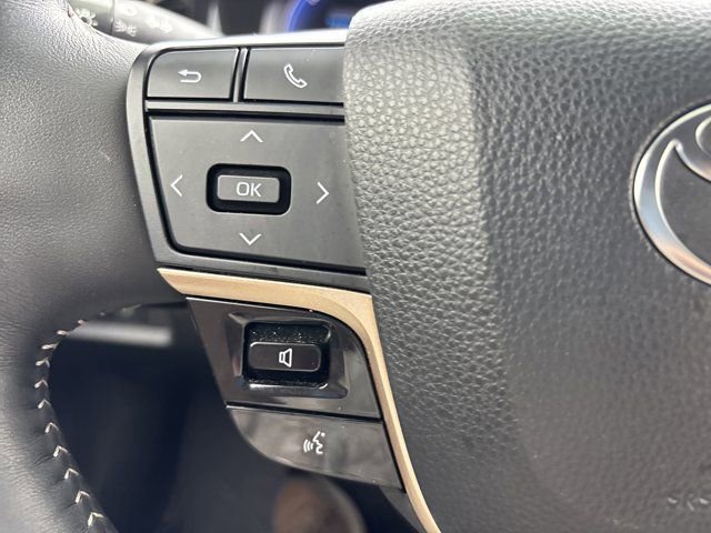 Used 2024 Toyota Crown Platinum AWD/4WD image 28