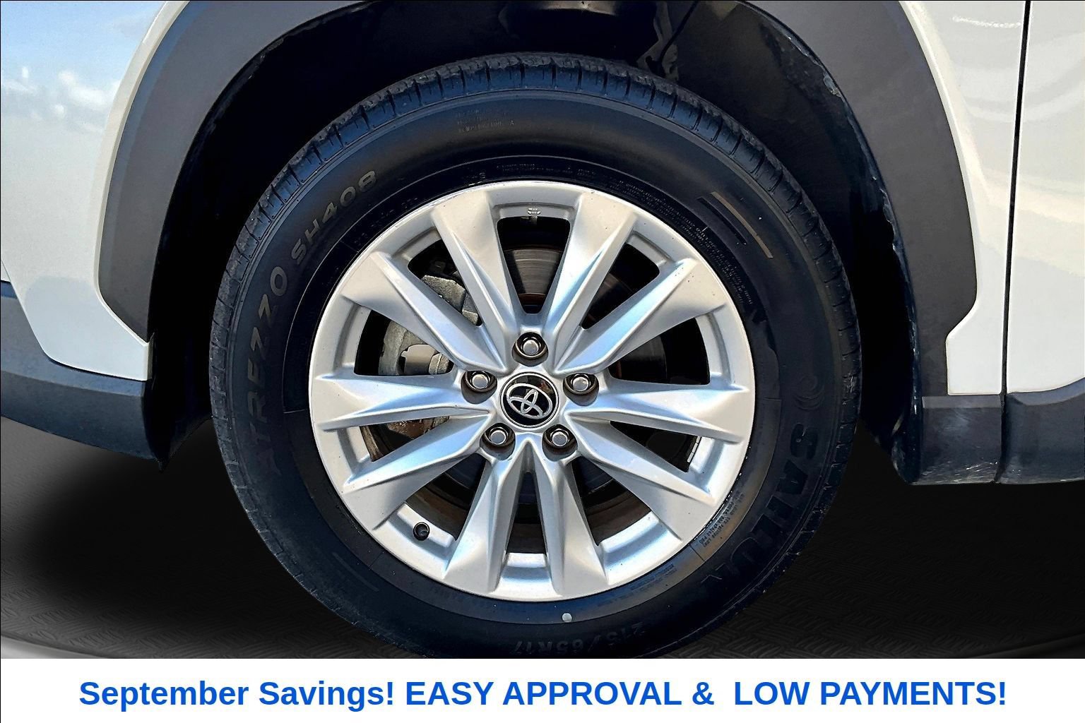 Used 2023 Toyota Corolla Cross LE AWD/4WD image 28