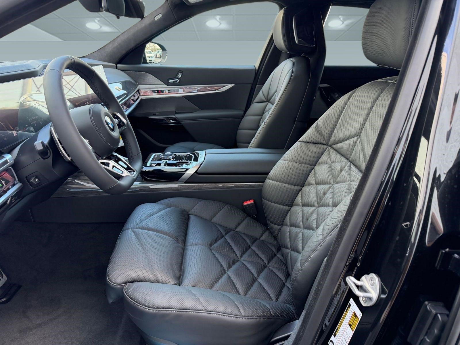 Used 2026 BMW 740i RWD image 5