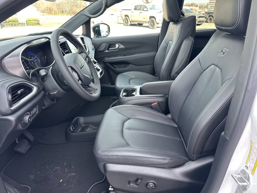 New 2026 Chrysler Pacifica Select AWD/4WD image 65